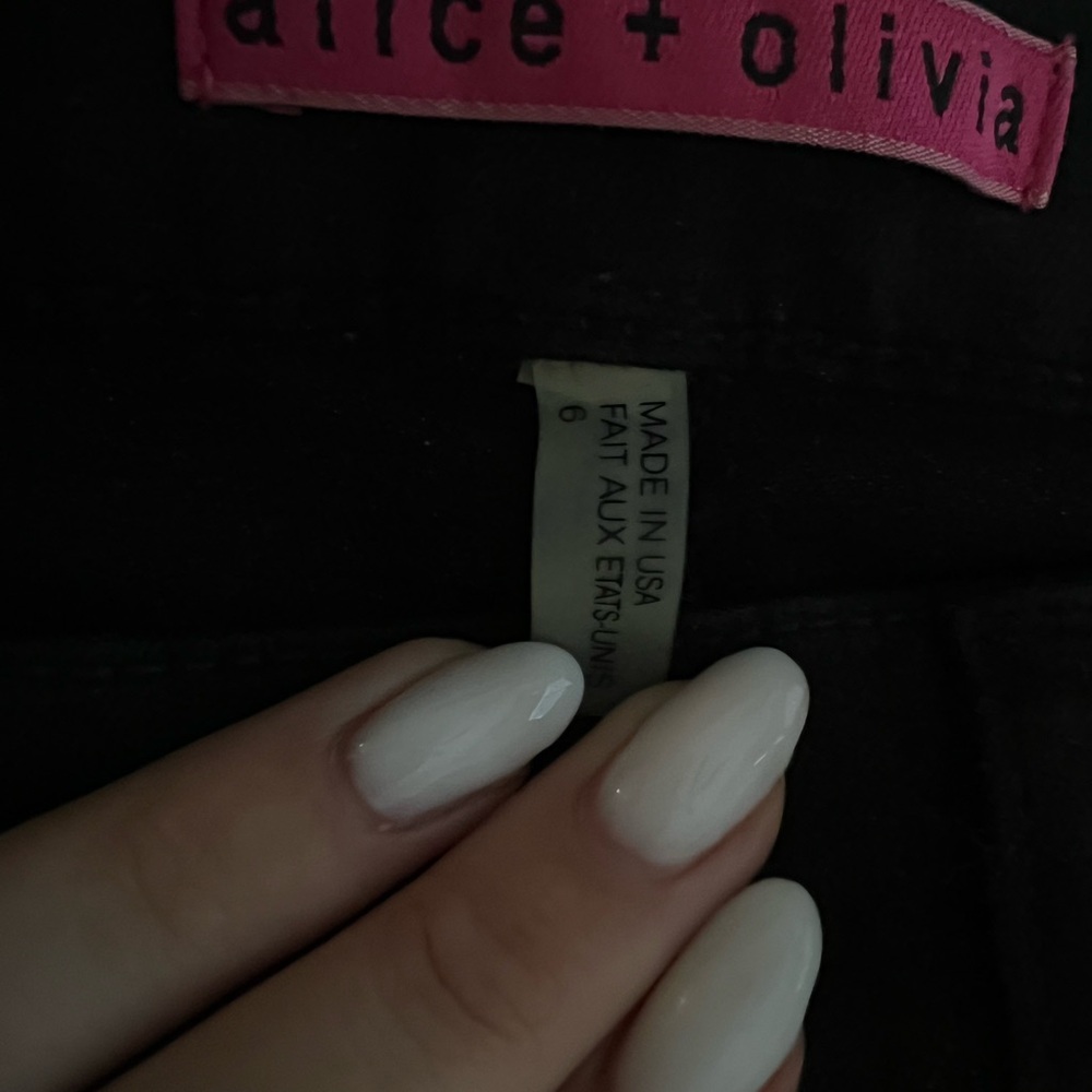 Alice + Olivia Jeans Black - Picture 3 of 6